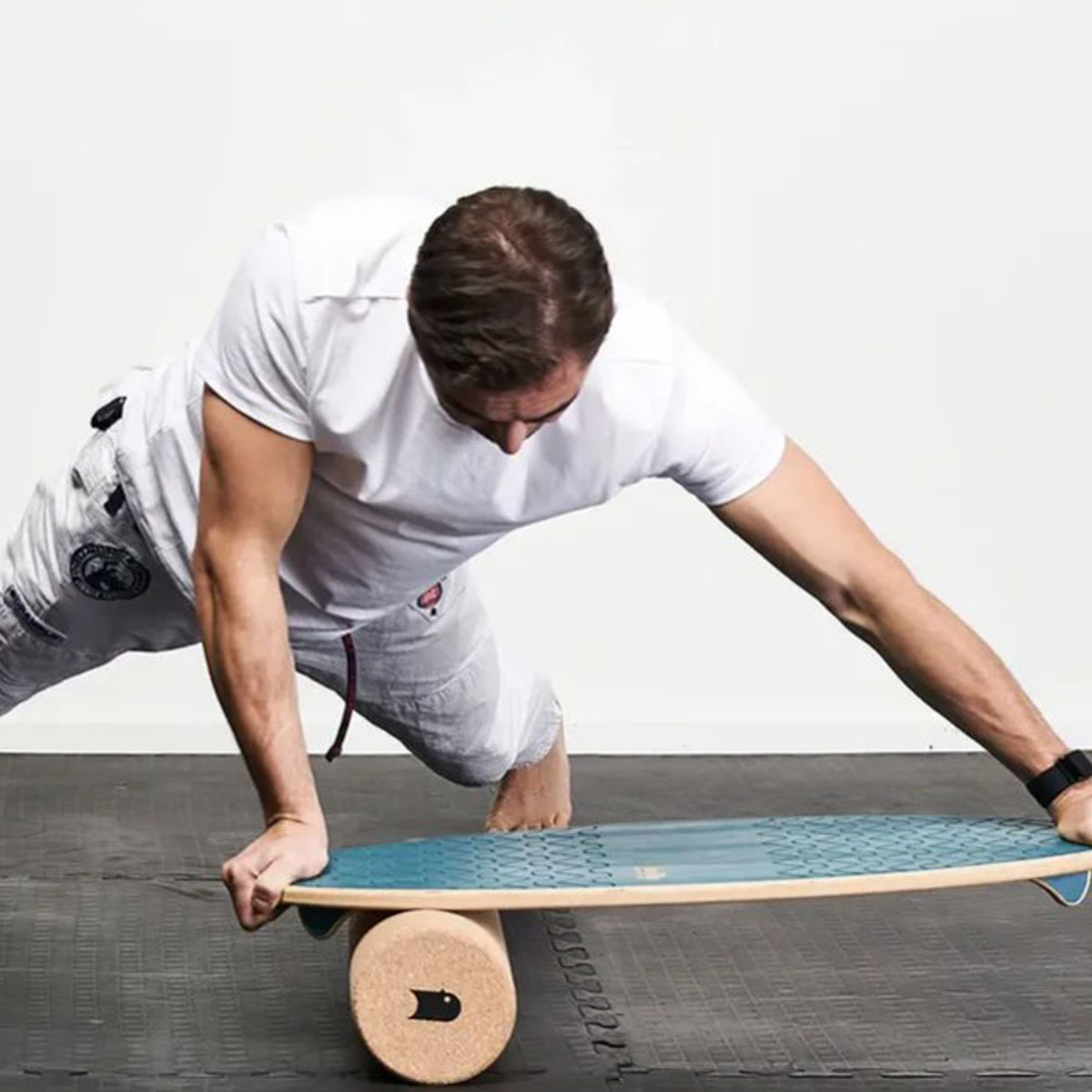 確かに子供用木製ロッカー ヨガバランスボードトレーナー ホー - Wobble Board Balance のレビューと価格