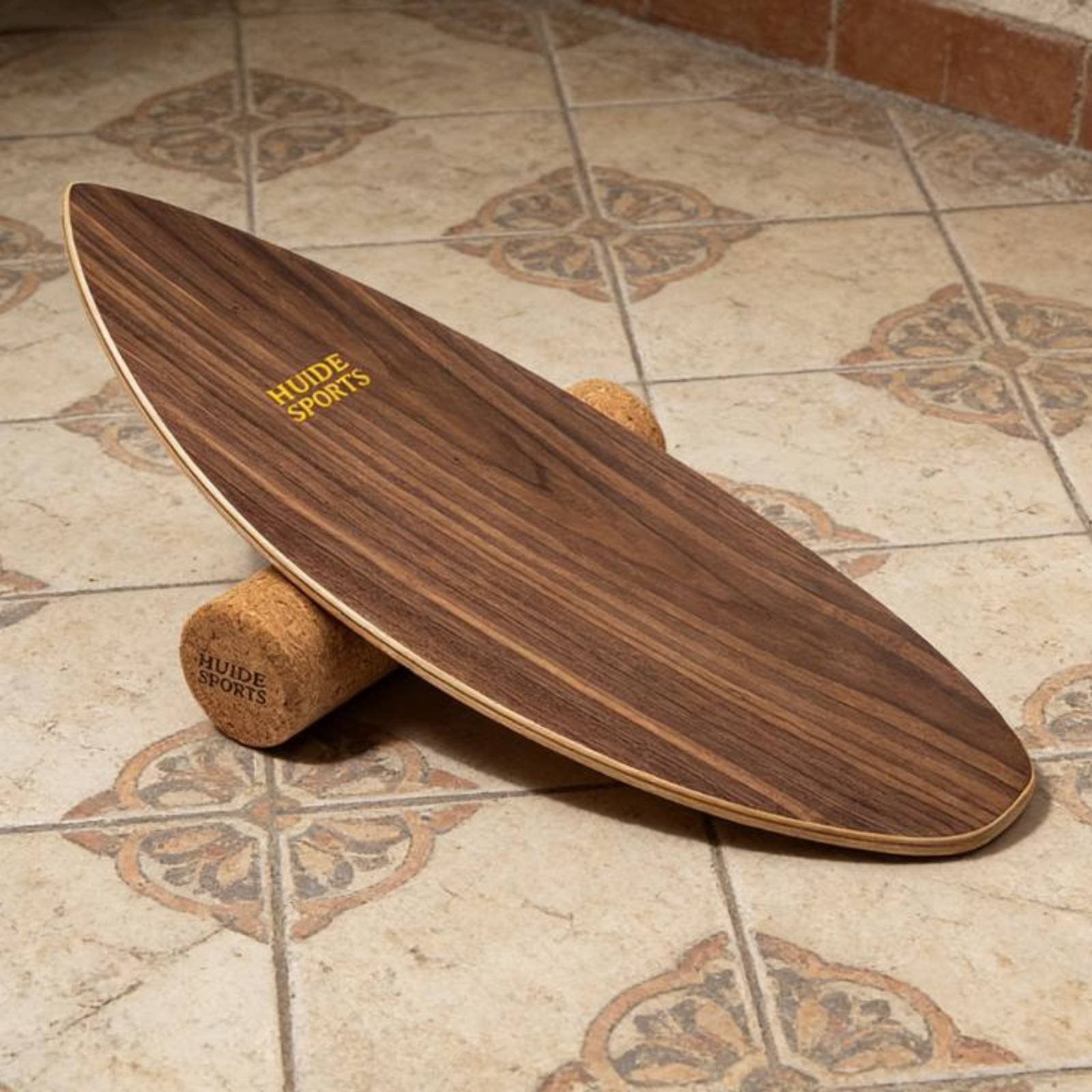 木製バランスボード 長持ちする木製構造 ウォールナット突板  - Wobble Board Balance のレビューと価格