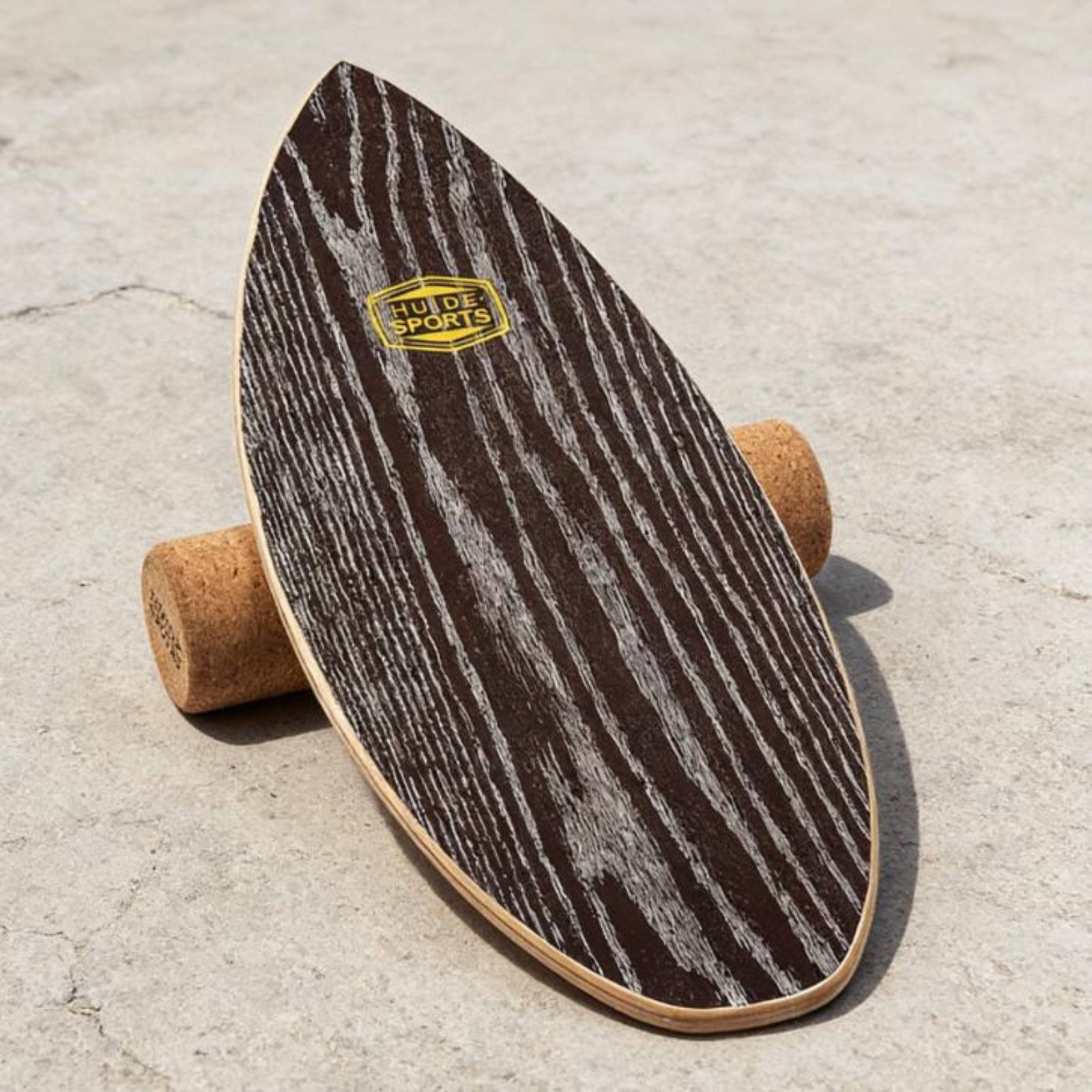 木製バランスボード 長持ちする木製構造 ウォールナット突板  - Wobble Board Balance のレビューと価格